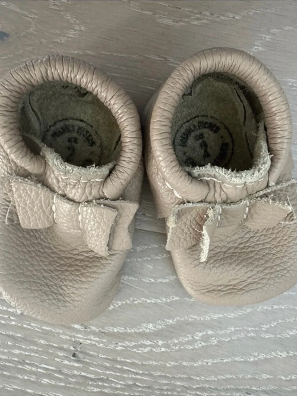 Freshly Picked Baby Moccasins in Light Taupe size 2 leather euc